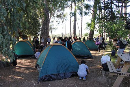 KAMP ATEŞİ ZEYTİNPARK’TA YANAR