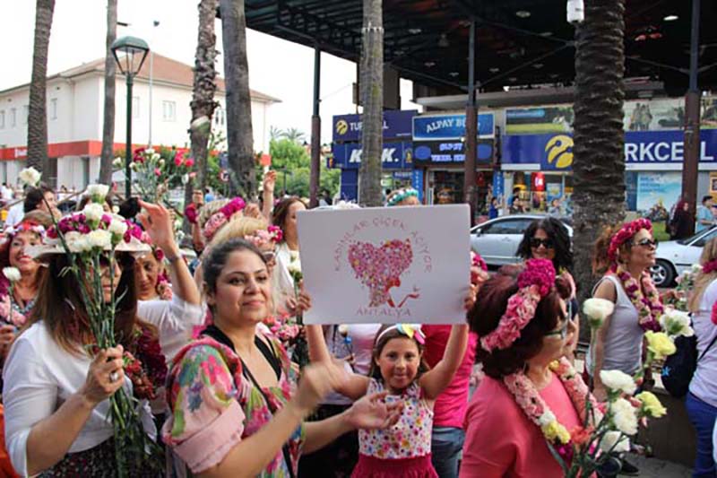 ANTALYA 12. KEZ ÇİÇEK AÇTI