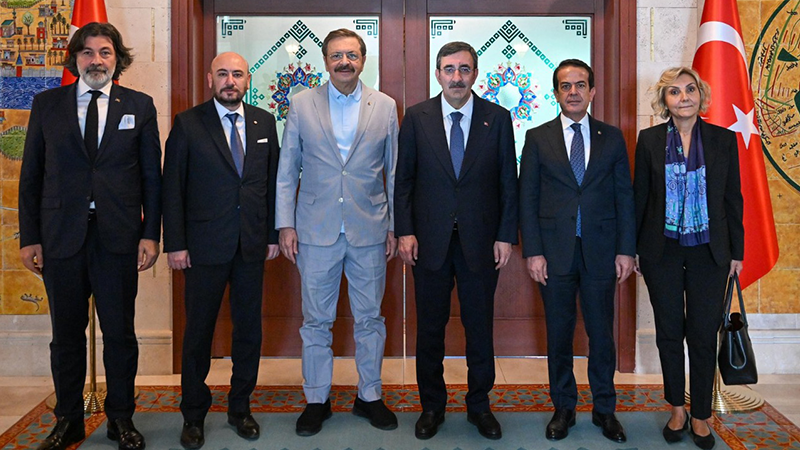 TOBB, CUMHURBAŞKANI YARDIMCISI YILMAZ İLE TURİZM İÇİN BİR ARAYA GELDİ