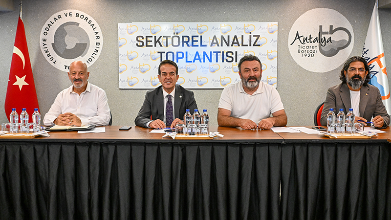 ÇİÇEKTE MALİYETLER YÜKSELDİ, FİYAT DÜŞTÜ, PAZAR DARALDI